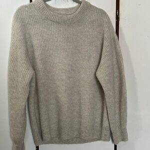 Everlane Women's Beige Crewneck Sweater